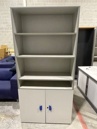 Armario alto oficina baldas y puertas