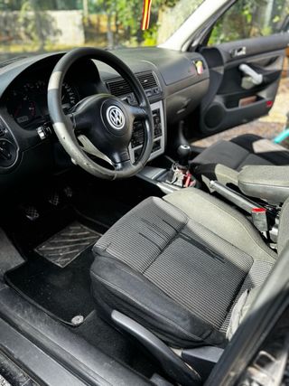 Volkswagen Golf 2004