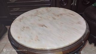 Mesa de madera y mármol 