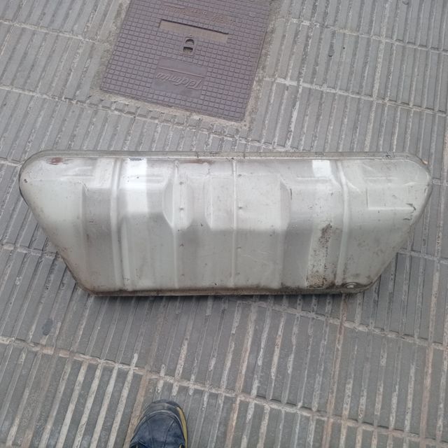 Depósito gasolina Seat 600