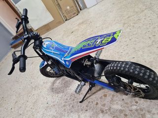 Moto Eléctrica Mecatecno T8