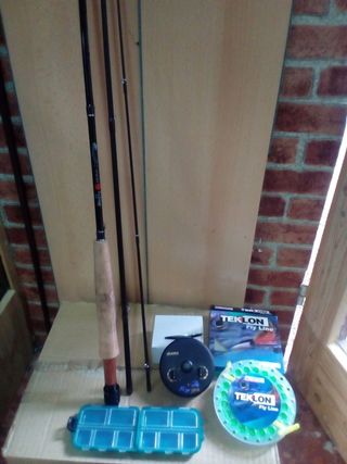 EQUIPO DE PESCA CON MOSCA- NUEVO.