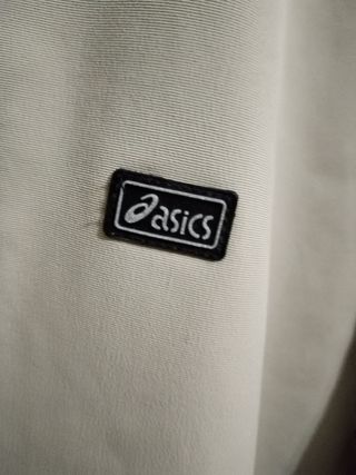 Chaqueta Asics