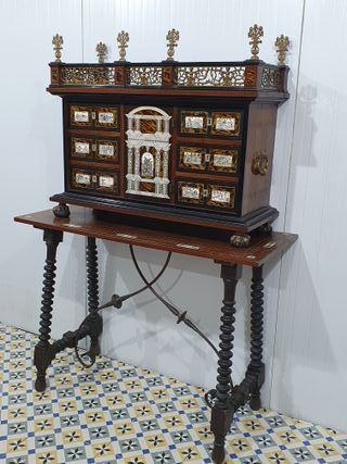 Bargueño de gusto Italiano