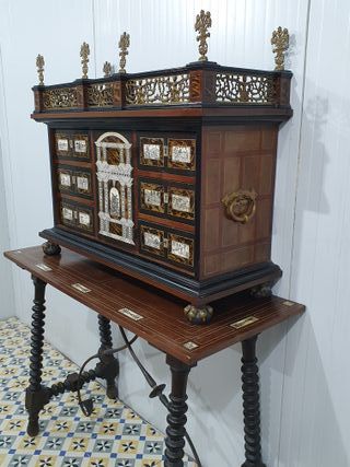 Bargueño de gusto Italiano