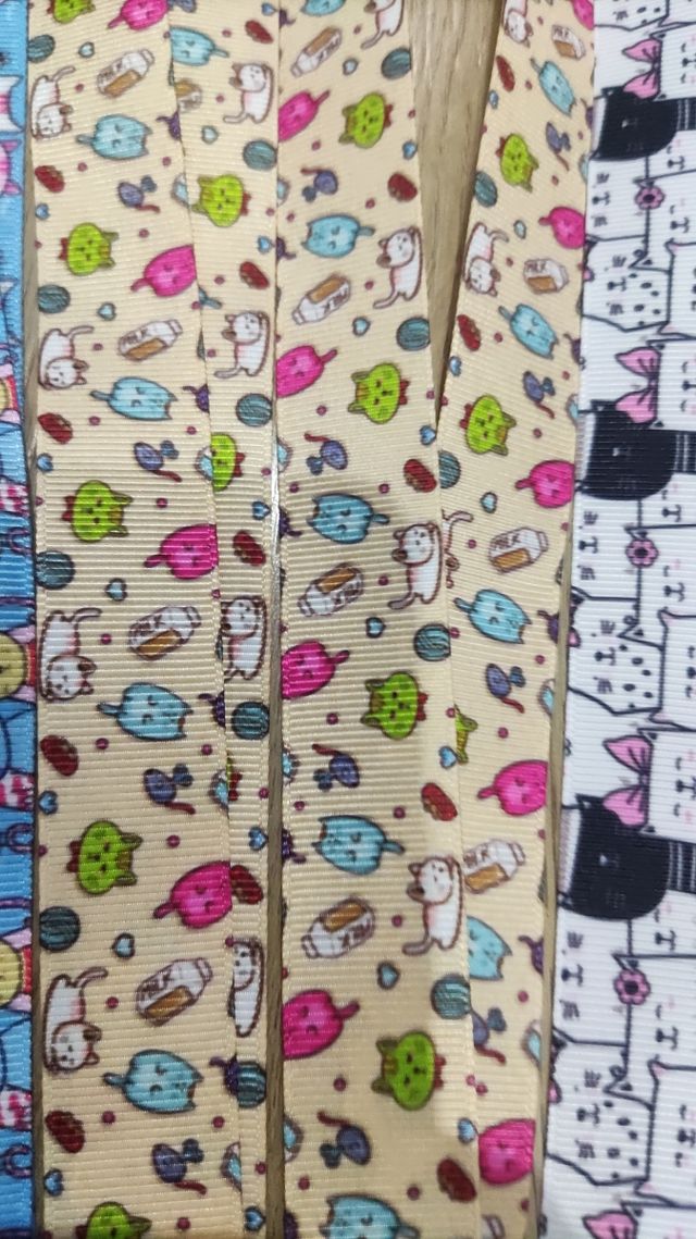 Cinta cuello porta llaves. Llavero. Cuelga llaves.