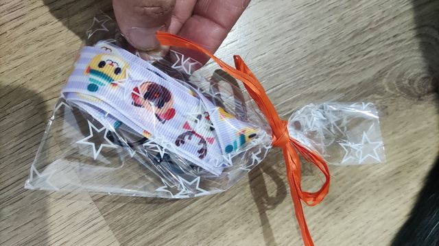 Cinta cuello porta llaves. Llavero. Cuelga llaves.