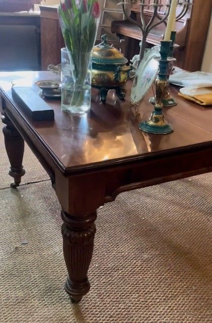 Mesa de nogal español 150x150