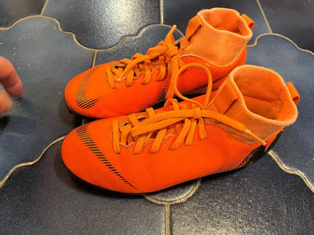 Botas de fútbol niño