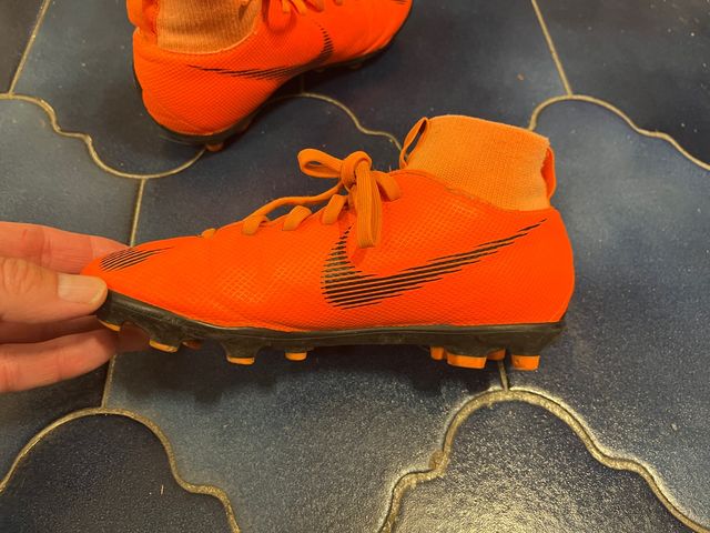 Botas de fútbol niño