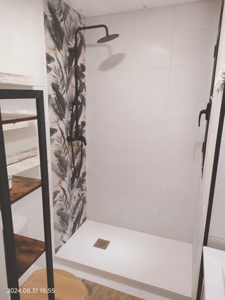 Albañil económico1 €  cambio de bañera  plato 490€