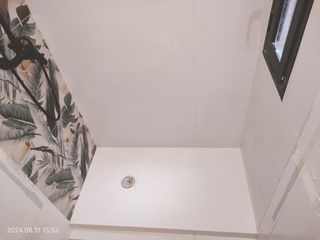 Albañil económico1 €  cambio de bañera  plato 490€