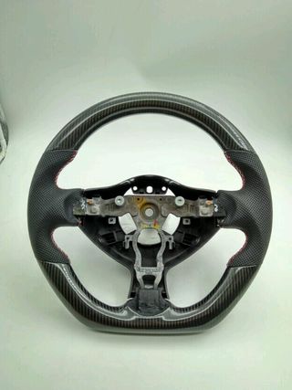 VOLANTE PERSONALIZADO CARBONO NISSAN Juke