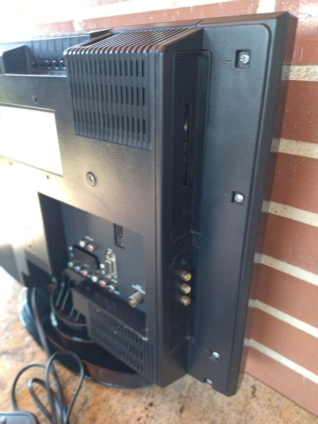 Televisor OKI. Modelo V19APH 19"