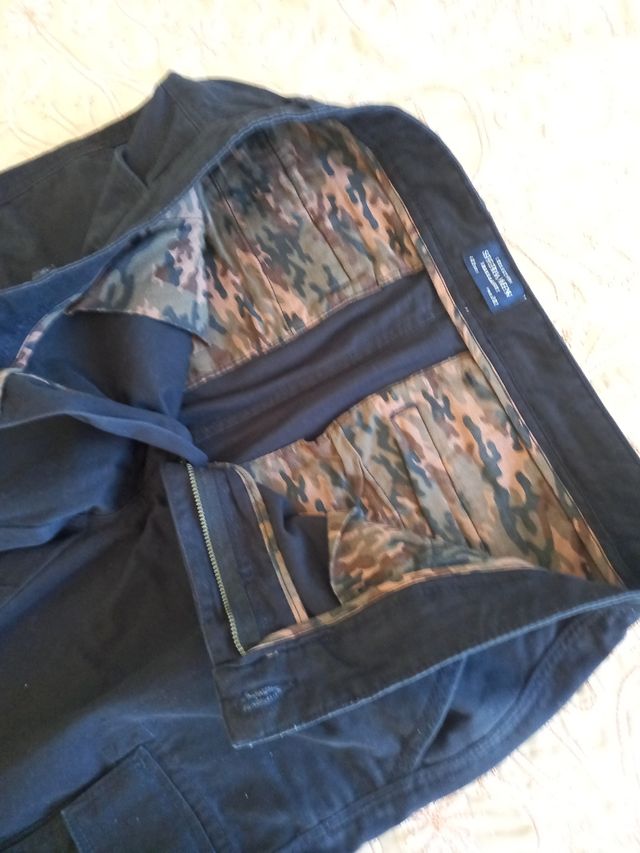 Pantalón cargo negro