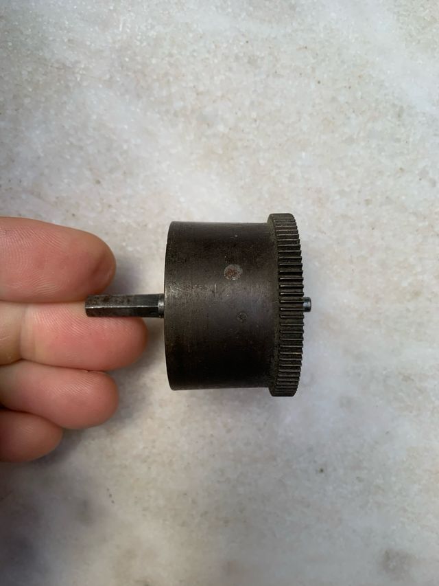 Tambor barrilete cuerda reloj antiguo