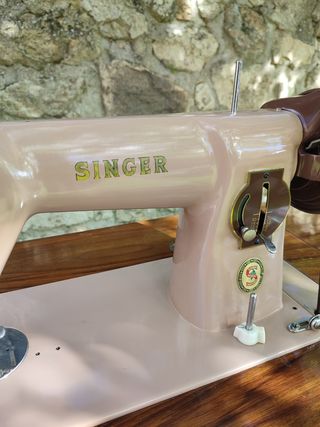 Maquina de coser Singer