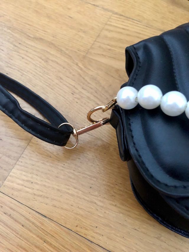 Bolso diseño concha negro