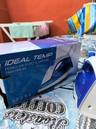 Ferro da stiro da viaggio con scatola e istruzioni