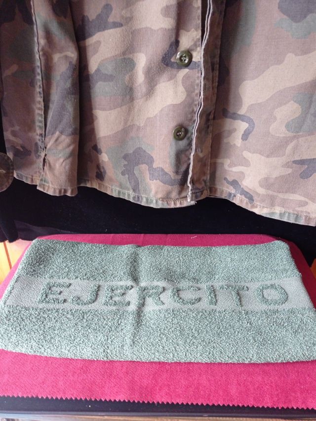 CHAQUETA MILITAR+TOALLA