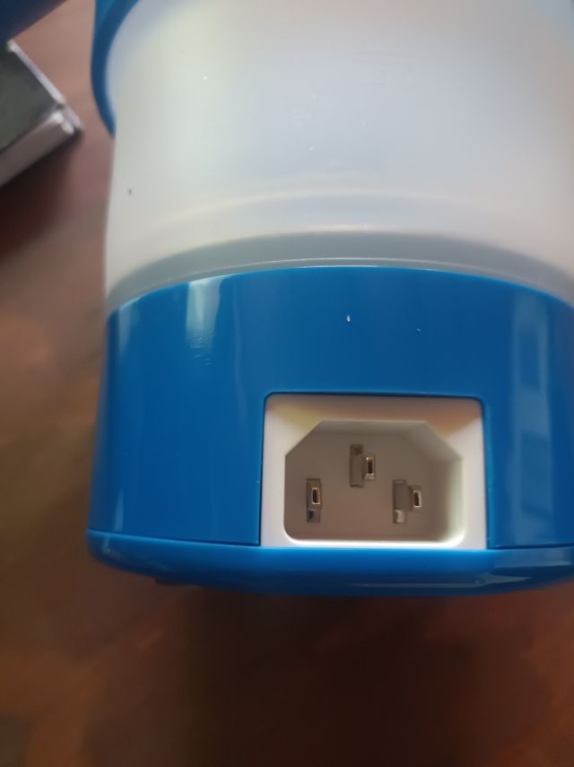 Bollitore pop up con alimentazione