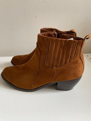 Stivaletti scamosciati