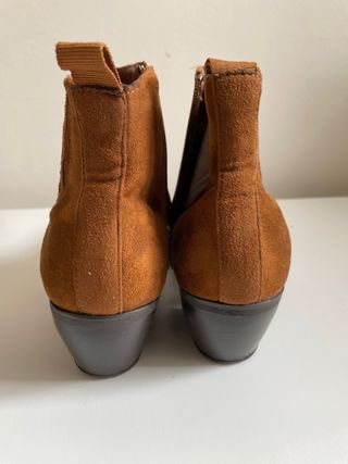 Stivaletti scamosciati