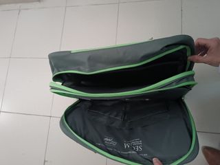 Bolsa para transporte de ordenador con ruedas.