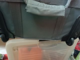 Bolsa para transporte de ordenador con ruedas.
