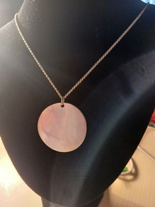 De lo  más bonito: Colgante nacar rosa y  plata.