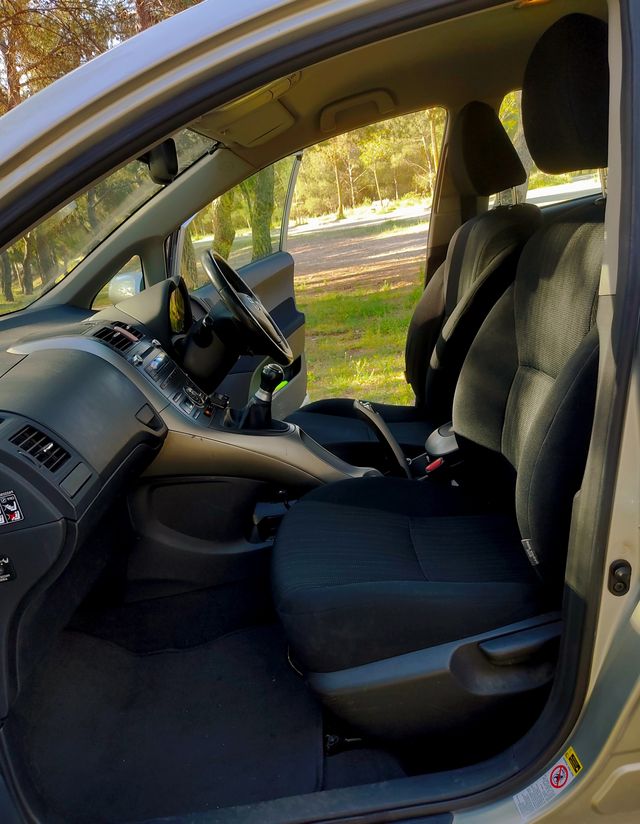 Alquiler vehículo Toyota Auris 1.6 (E, 124 CV)