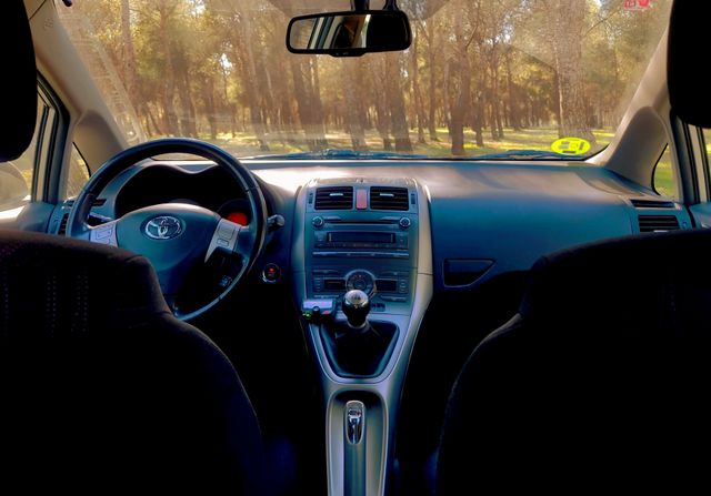 Alquiler vehículo Toyota Auris 1.6 (E, 124 CV)