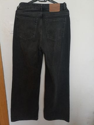 Pantalones vaqueros acampanados