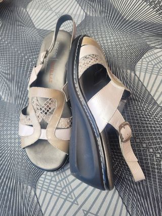 Sandalias de cuña muy cómodas