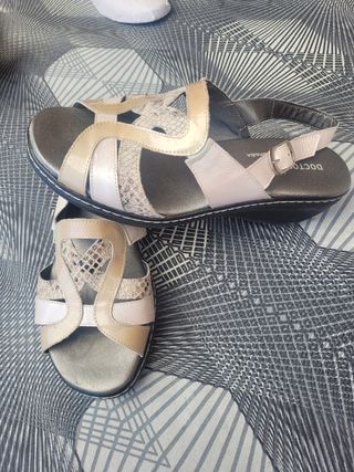 Sandalias de cuña muy cómodas
