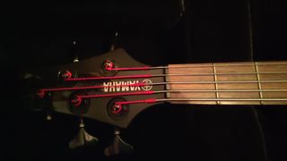 Bajo 5 cuerdas Yamaha RBX775 Negro + Funda flight