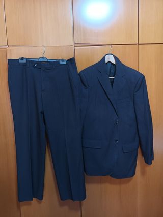 Traje cardigan