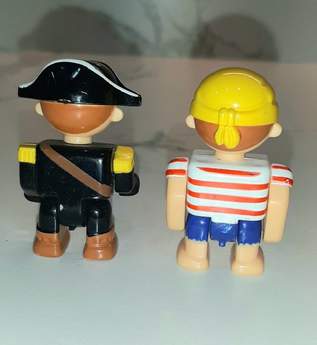 Pareja piratas tipo LEGO o Playmobil
