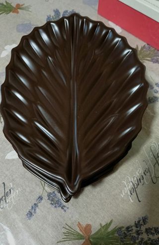 vassoi a forma di foglia