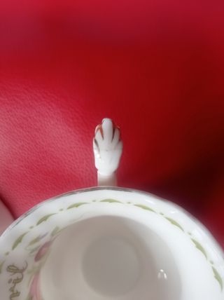 Tazza da tè  ROYAL ALBERT  mese aprile con difetto