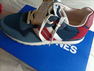 Sudadera y zapatillas Jack&Jones