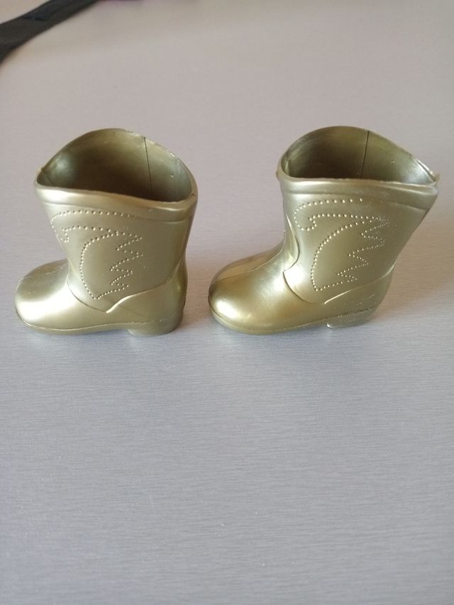 Botas doradas muñeca nancy