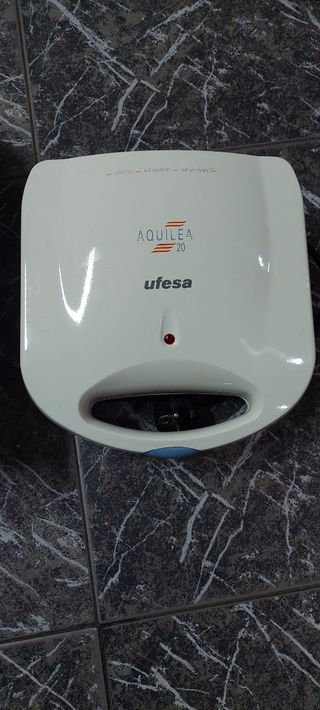 Sandwichera aquilea 20 marca ufesa