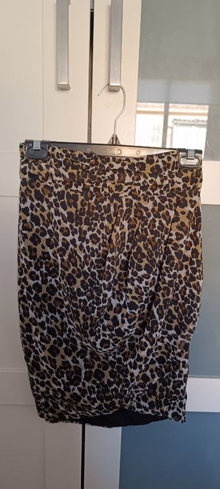 Falda leopardo tiro alto Mango talla 36