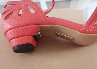 Sandalias tacón intercambiable. ⬇️ Precio