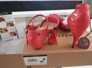 Sandalias tacón intercambiable. ⬇️ Precio