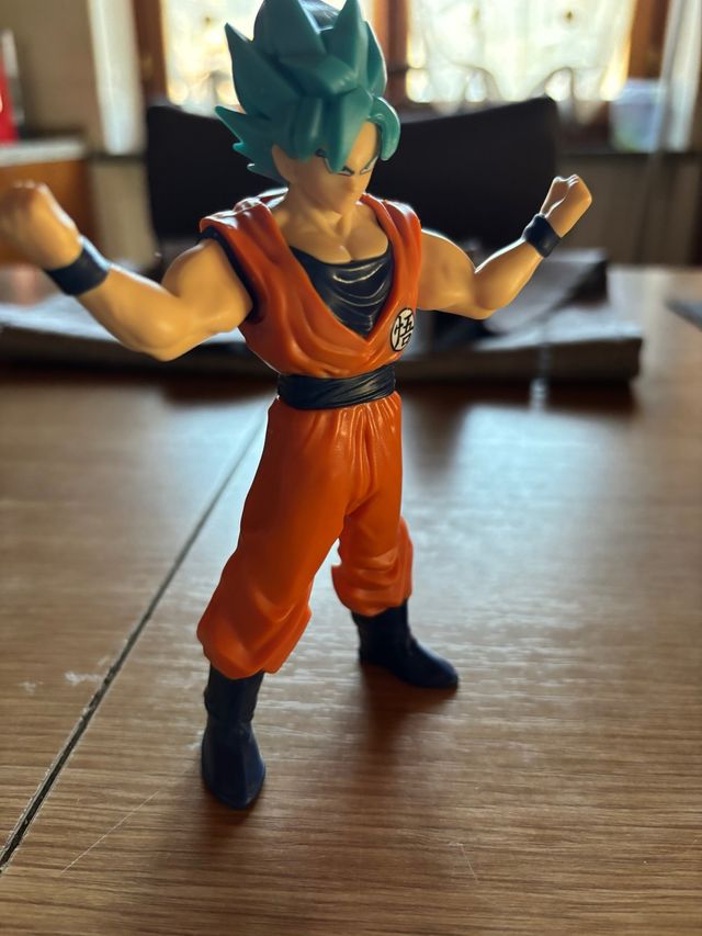 Action figures di goku