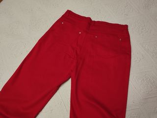 Pantalón nuevo con etiqueta 