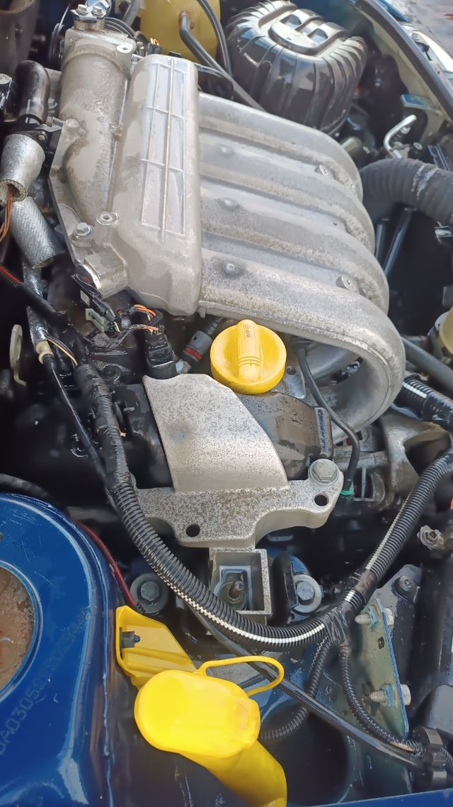 Motor Megane Coupe  2.0 16v '01  (ide)