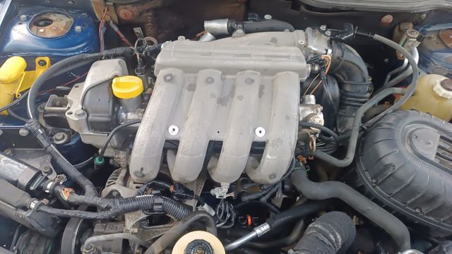 Motor Megane Coupe  2.0 16v '01  (ide)